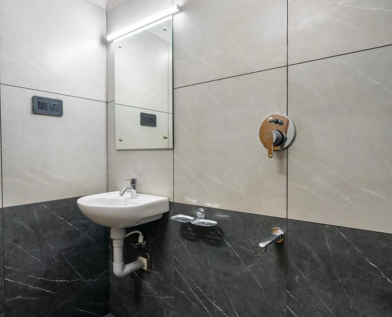 Hotel Amala Arcade Ac Rooms Thrissur