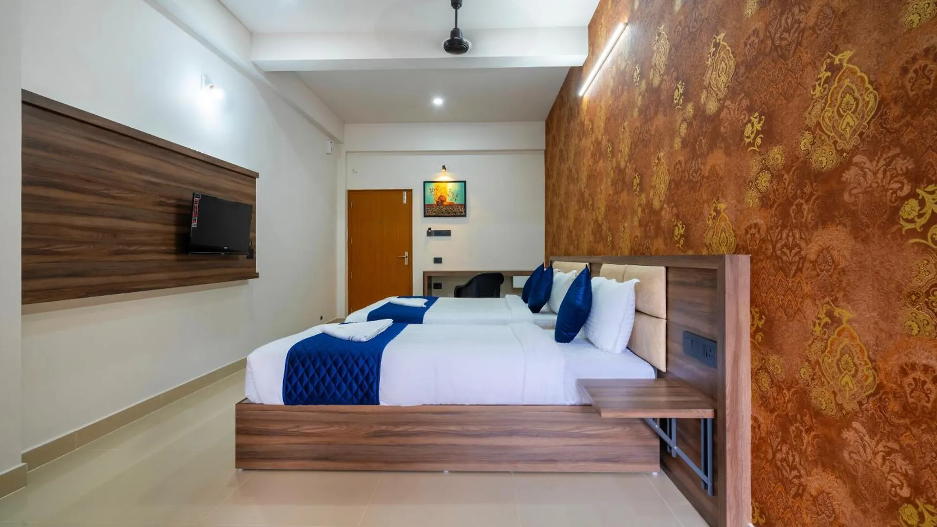 Amala Arcade Ac Rooms Thrissur