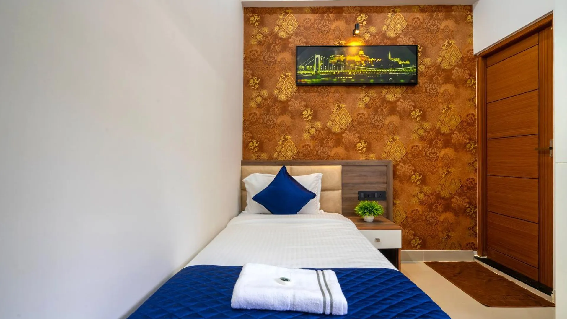 Amala Arcade Ac Rooms Thrissur Hotel