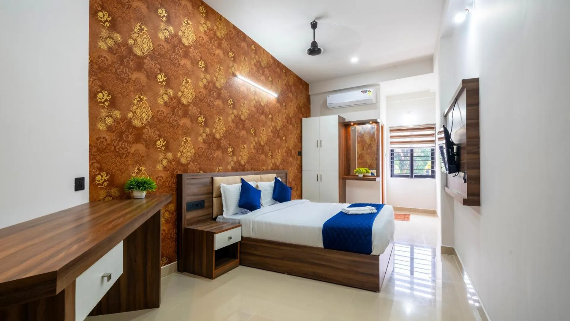 Amala Arcade Ac Rooms Thrissur Hotel