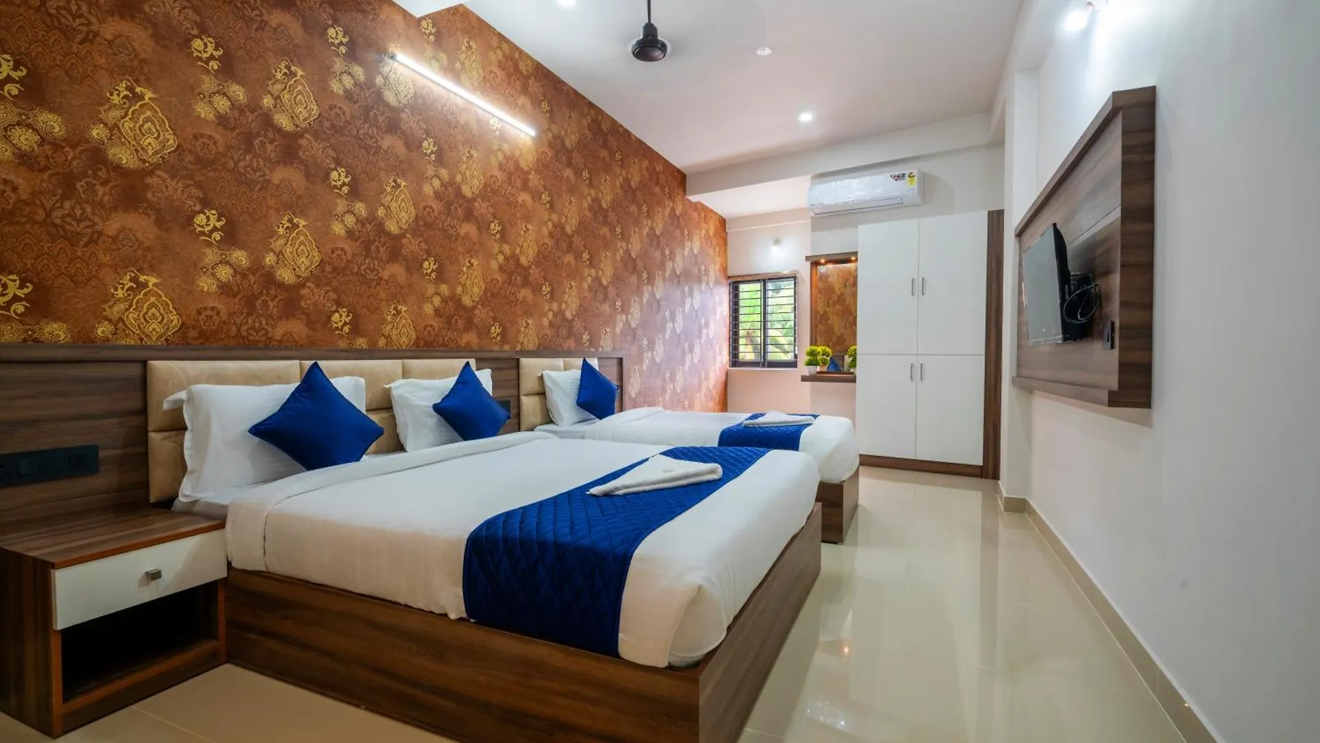 Amala Arcade Ac Rooms Thrissur